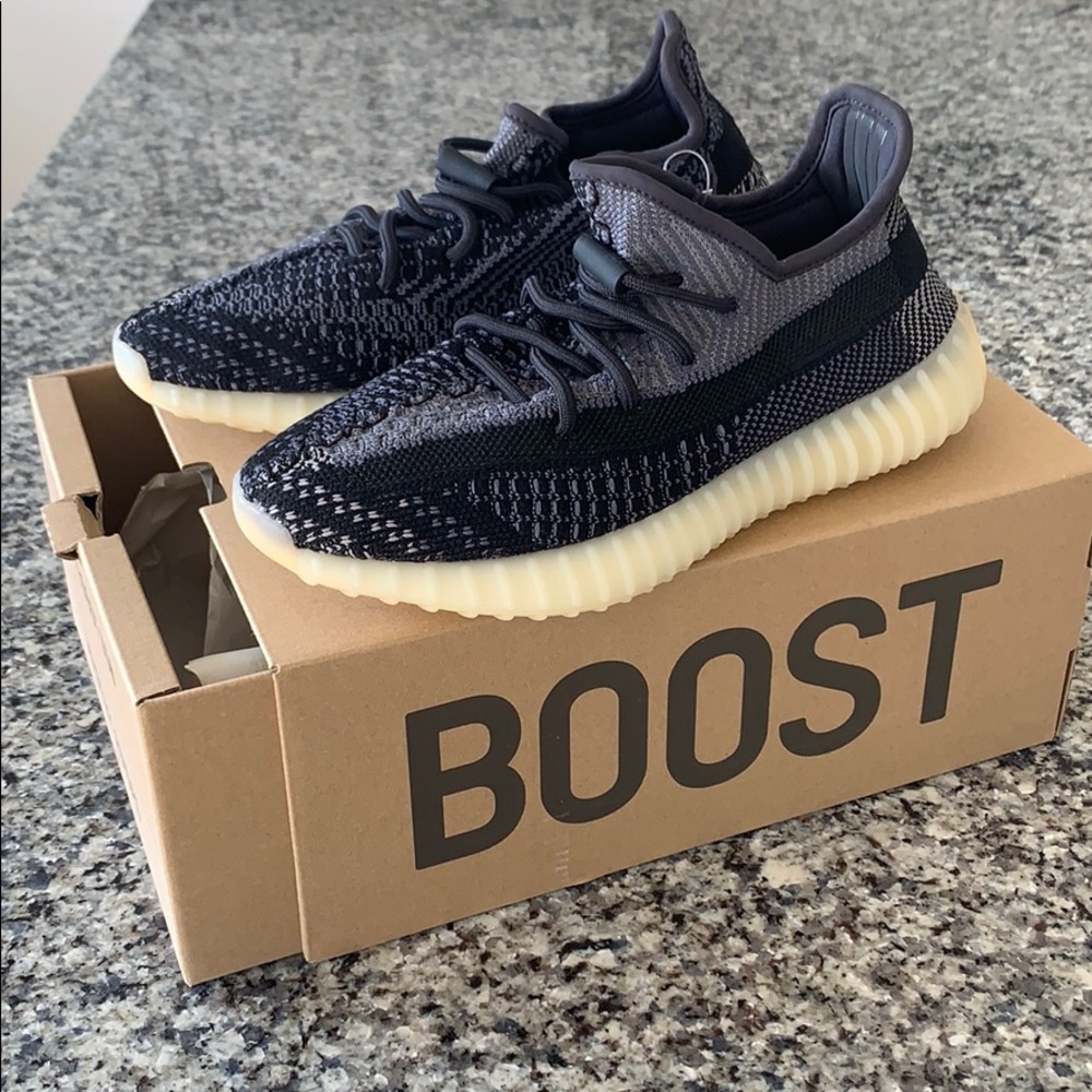 Yeezy 350 V2 Carbon